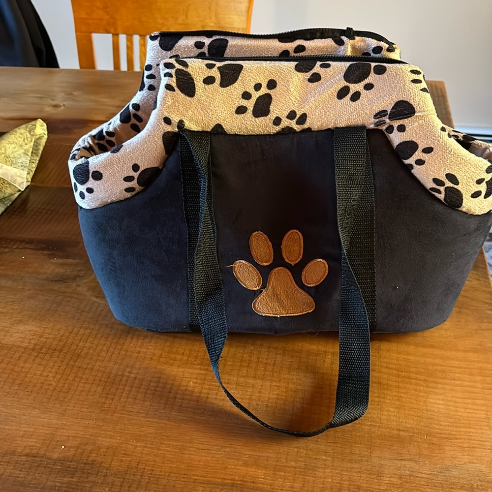 COPY - Zippered dog carrier for small dog